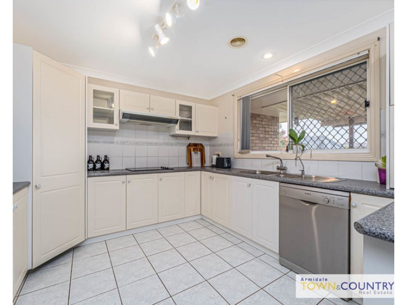 28 McCarthy Crescent, Armidale NSW 2350