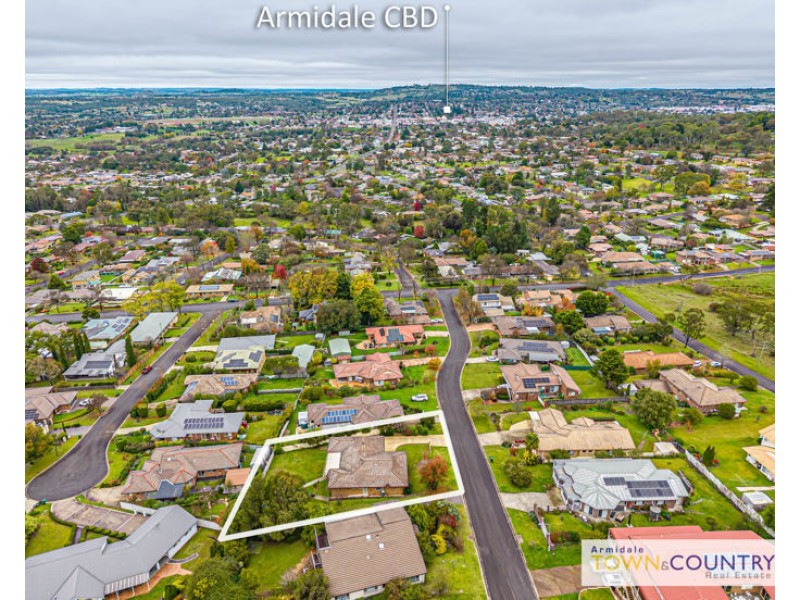28 McCarthy Crescent, Armidale NSW 2350
