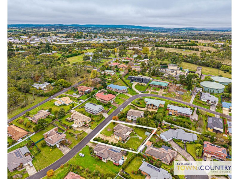 28 McCarthy Crescent, Armidale NSW 2350