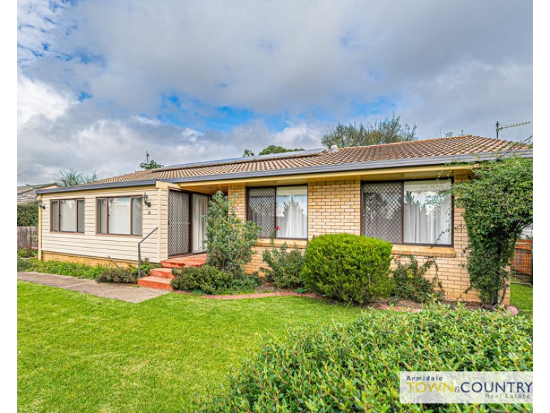 36 Grafton Road, Armidale NSW 2350