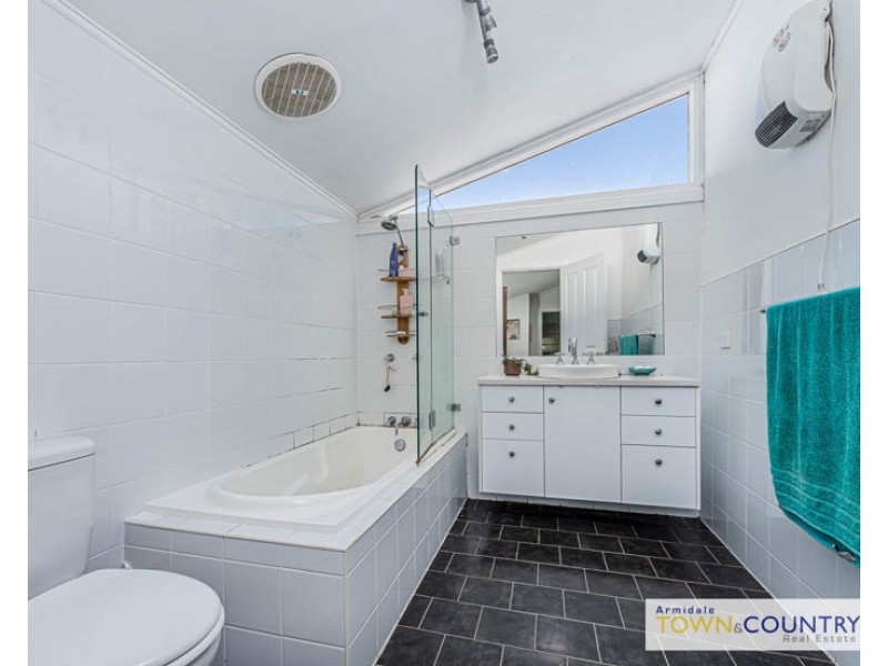 75 Taylor Street, Armidale NSW 2350