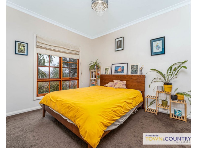 27 Laurence Avenue, Armidale NSW 2350