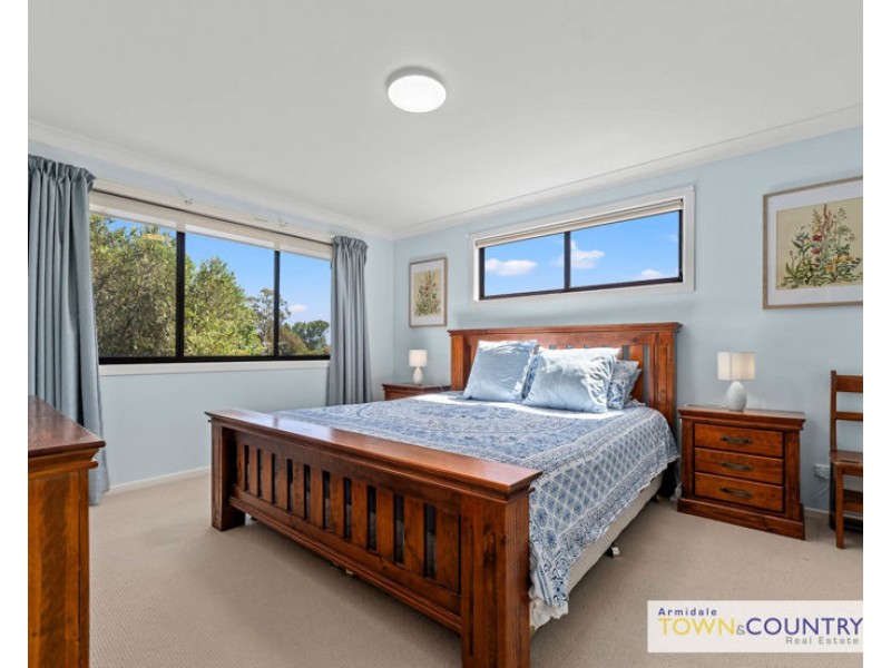 13 Hawthorne Close, Armidale NSW 2350