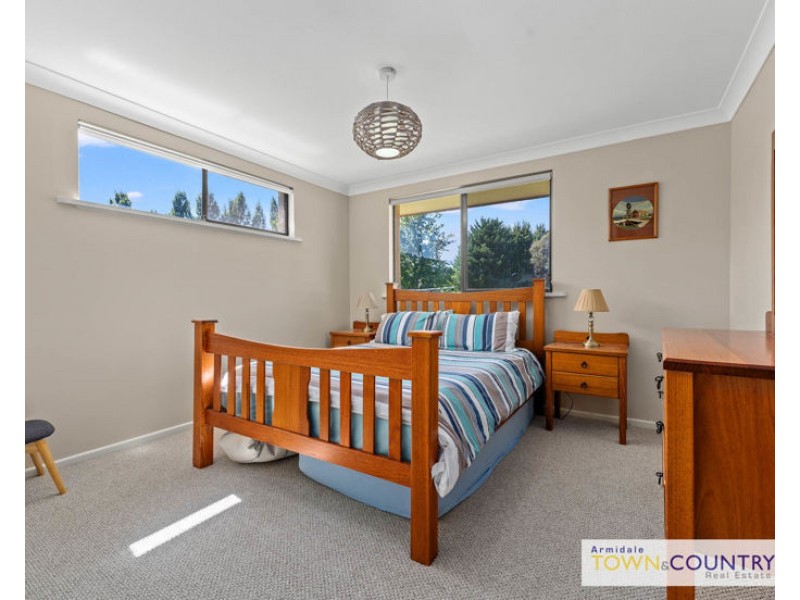 13 Hawthorne Close, Armidale NSW 2350