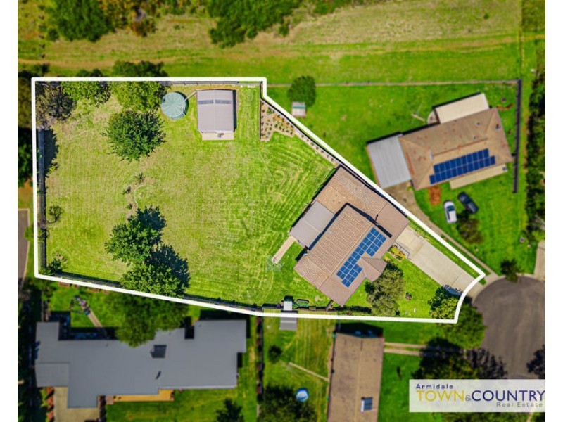 13 Hawthorne Close, Armidale NSW 2350