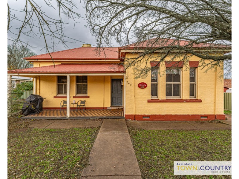 247 Brown Street, Armidale NSW 2350