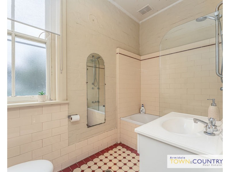247 Brown Street, Armidale NSW 2350