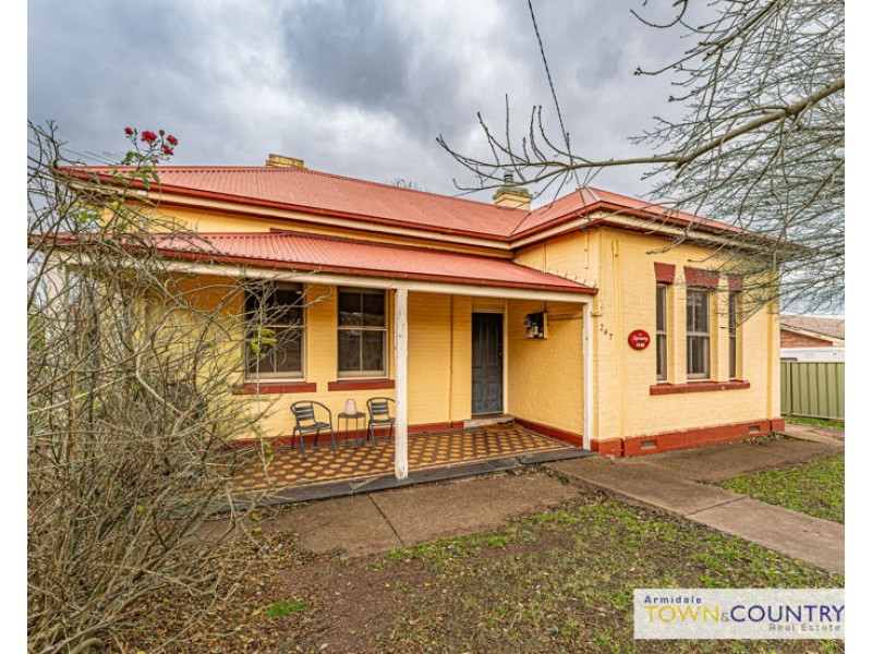 247 Brown Street, Armidale NSW 2350