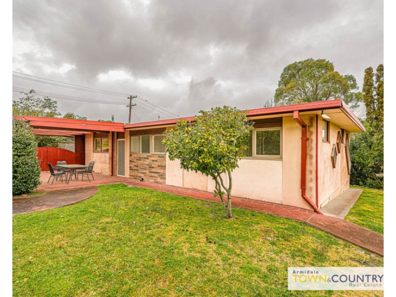4 Birch Crescent, Armidale NSW 2350