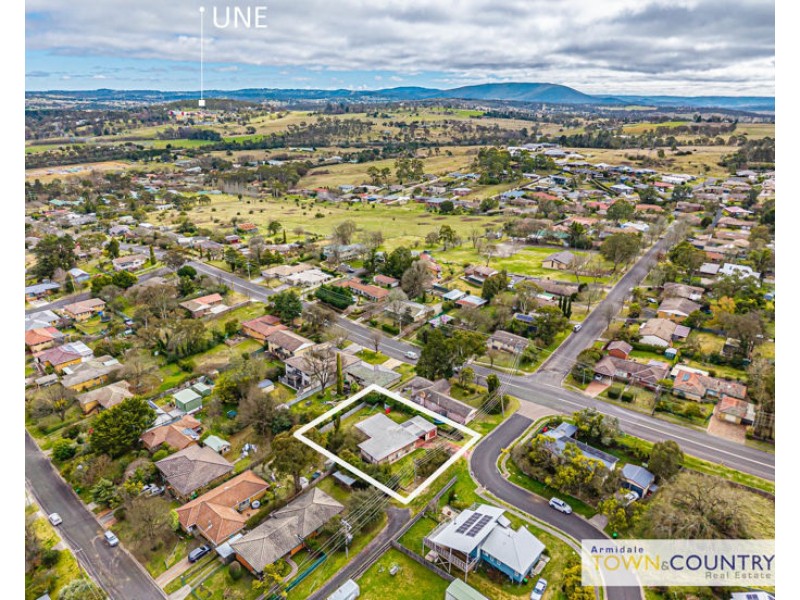 4 Birch Crescent, Armidale NSW 2350