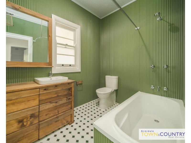 31 Hargrave Street, Armidale NSW 2350