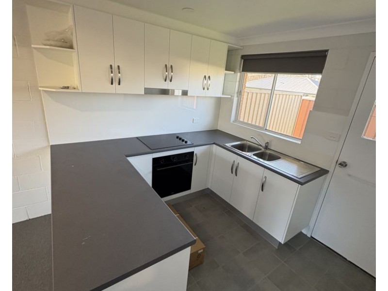 1/3 Wigan Ave, Armidale NSW 2350