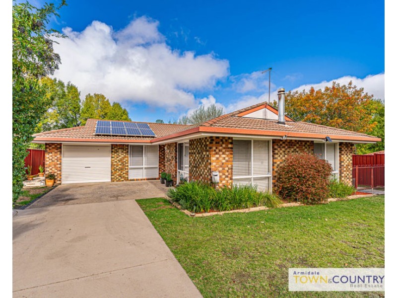 14 Verna Close, Armidale NSW 2350
