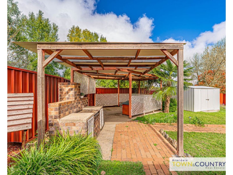 14 Verna Close, Armidale NSW 2350