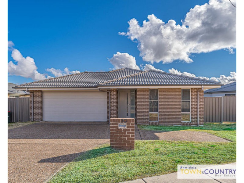 30 Holmfield Drive, Armidale NSW 2350