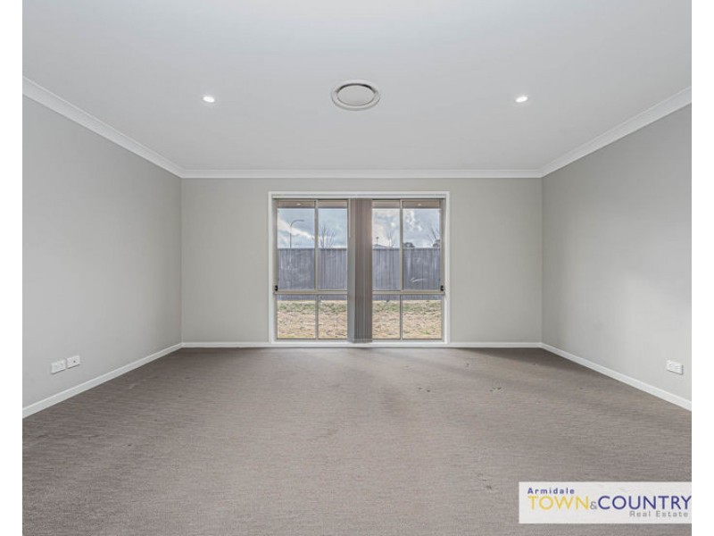 30 Holmfield Drive, Armidale NSW 2350