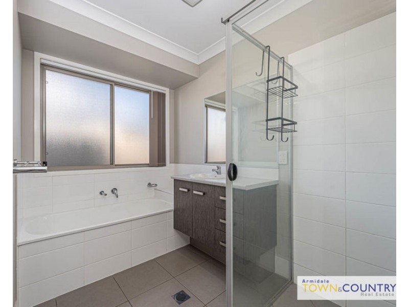 30 Holmfield Drive, Armidale NSW 2350