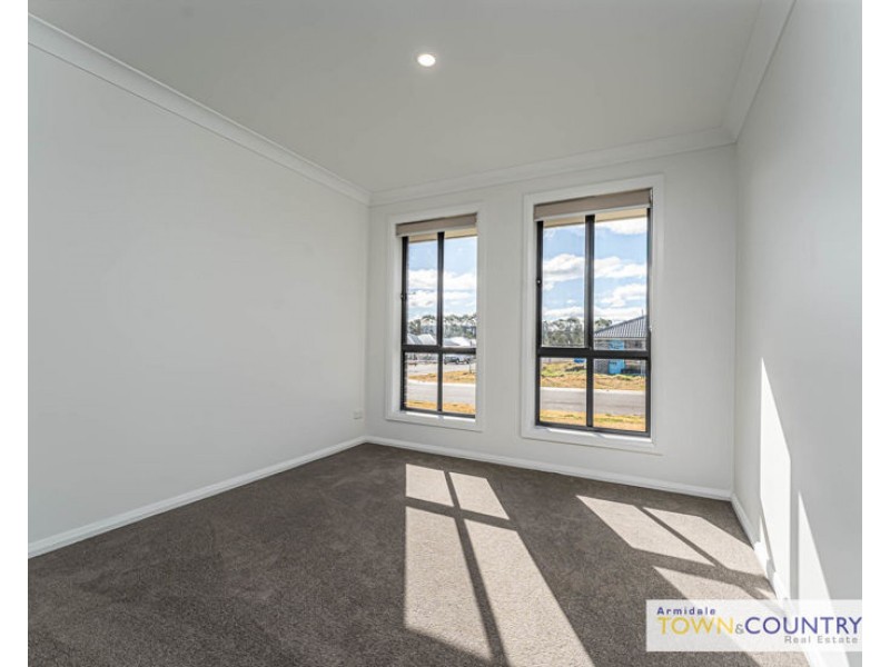 1/2 Frizell Crescent, Armidale NSW 2350