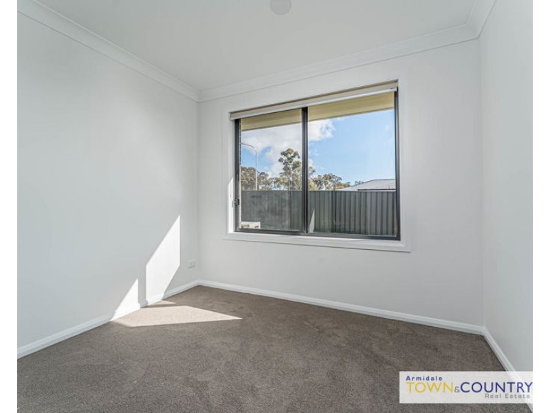 1/2 Frizell Crescent, Armidale NSW 2350