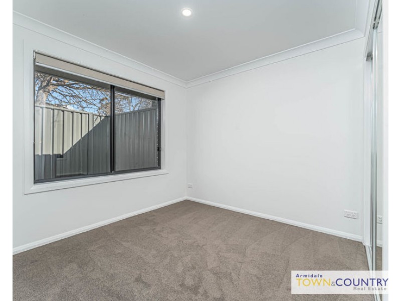 2/2 Frizell Crescent, Armidale NSW 2350