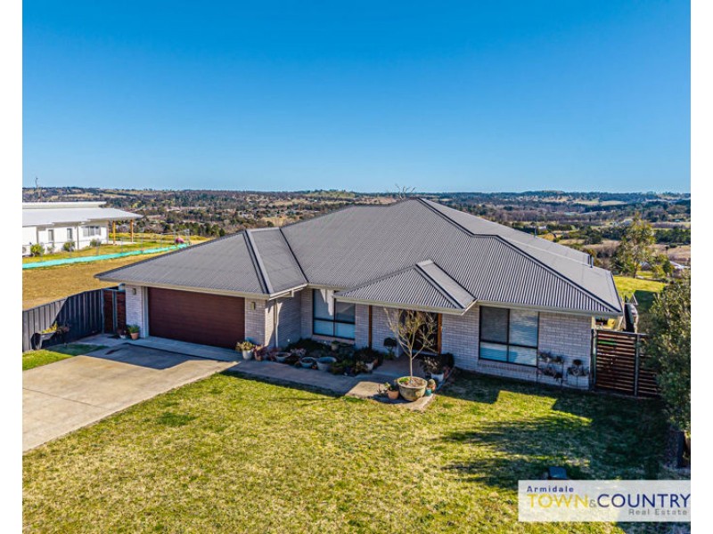42 Grandview Crescent, Armidale NSW 2350