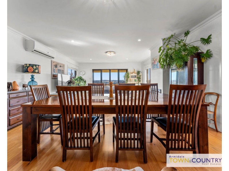 42 Grandview Crescent, Armidale NSW 2350