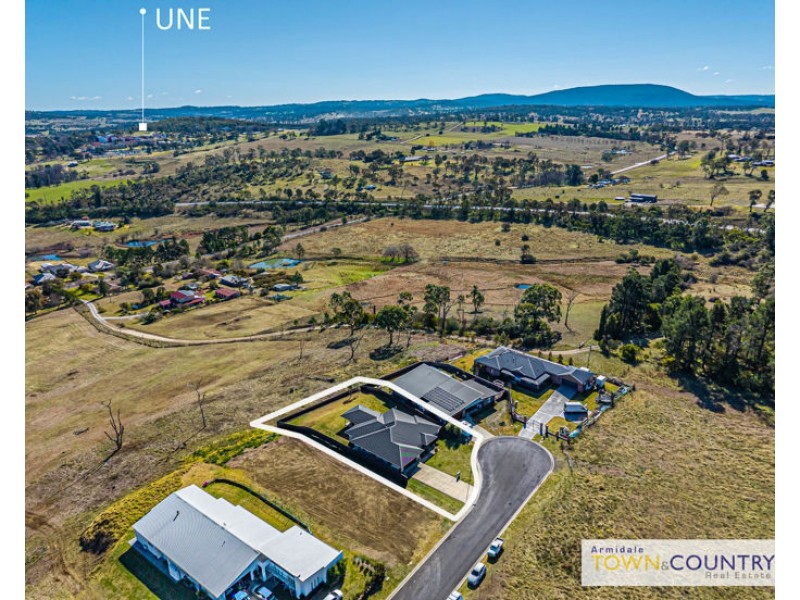 42 Grandview Crescent, Armidale NSW 2350