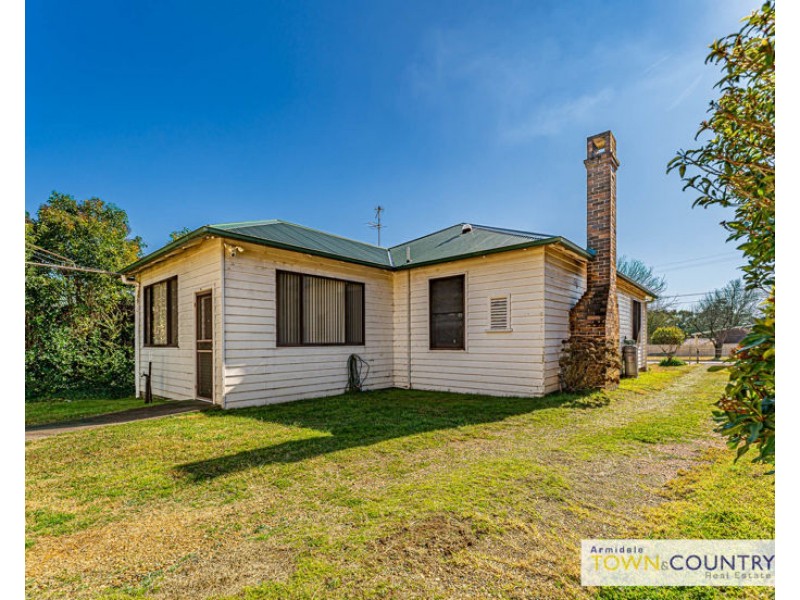 138 Mossman Street, Armidale NSW 2350