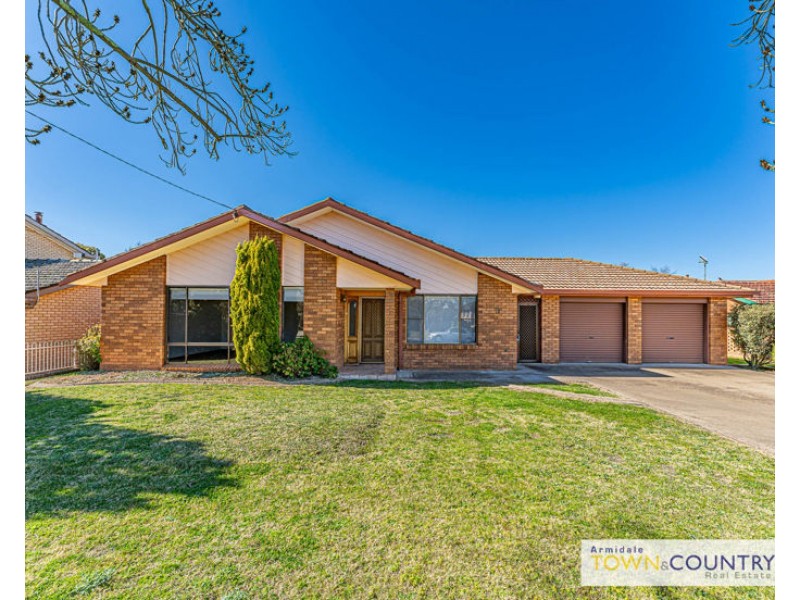 3 Hughes Place, Armidale NSW 2350