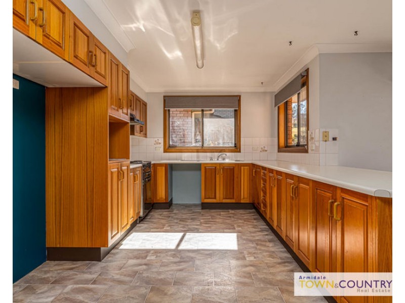 3 Hughes Place, Armidale NSW 2350