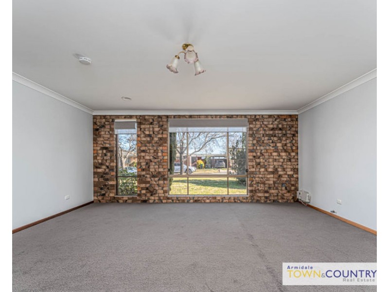 3 Hughes Place, Armidale NSW 2350