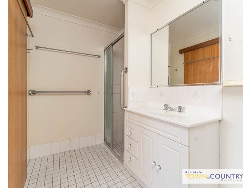 3 Hughes Place, Armidale NSW 2350
