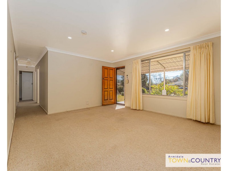 14 Kuranda Avenue, Armidale NSW 2350
