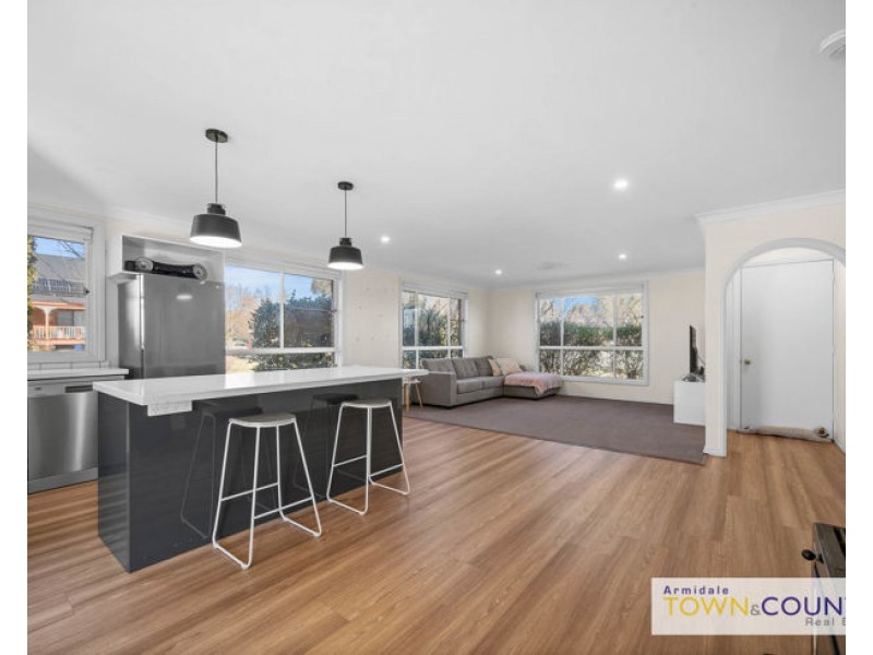 1 Patricia Close, Armidale NSW 2350