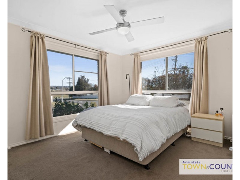 1 Patricia Close, Armidale NSW 2350