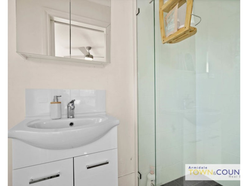 1 Patricia Close, Armidale NSW 2350