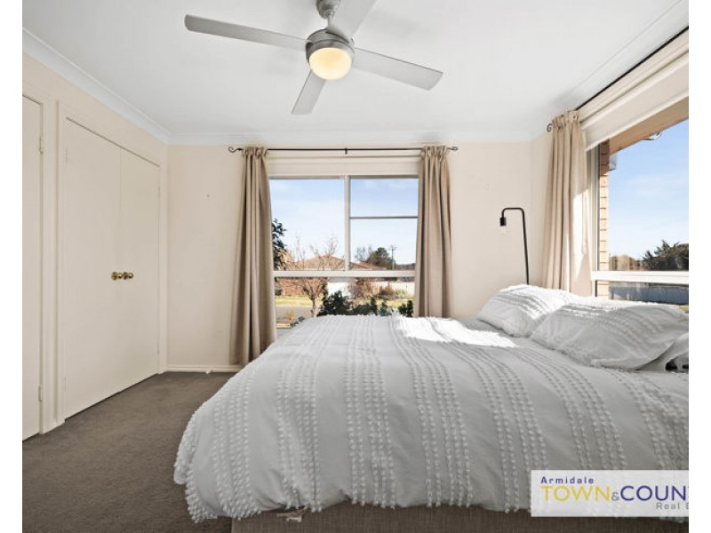 1 Patricia Close, Armidale NSW 2350