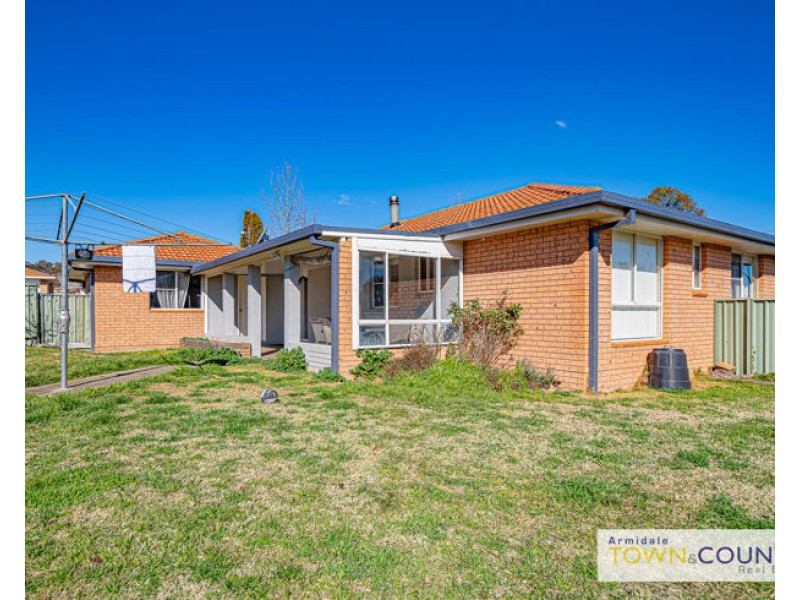 1 Patricia Close, Armidale NSW 2350