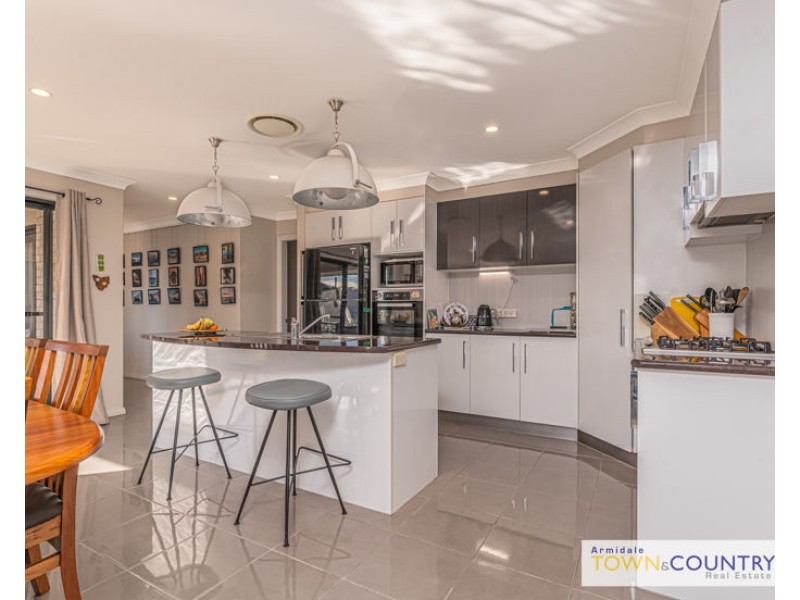 18 Amber Close, Armidale NSW 2350