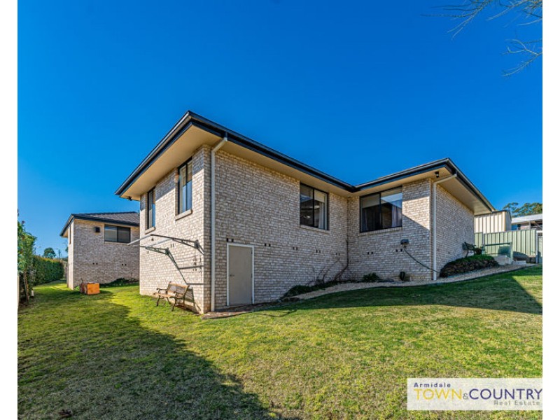 18 Amber Close, Armidale NSW 2350