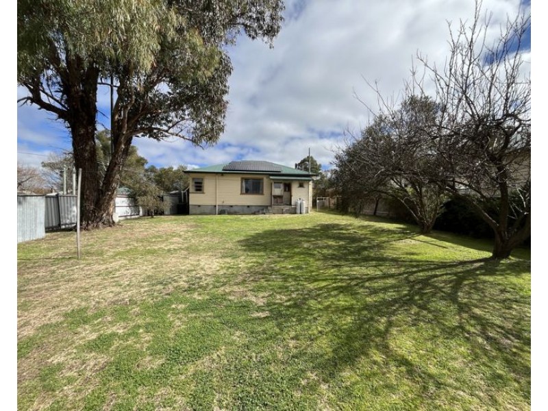 69 Taylor Street, Armidale NSW 2350