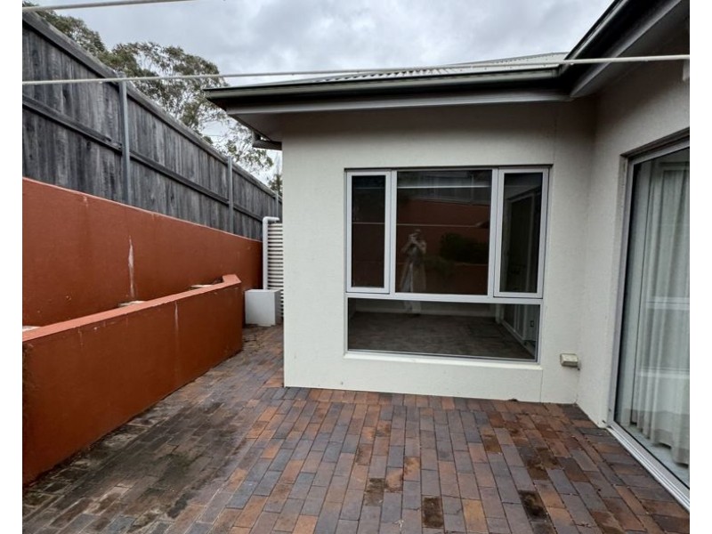 2/11 Birch Cres, Armidale NSW 2350