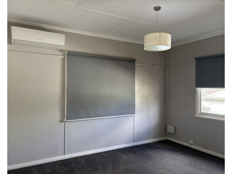 24 Marsh St, Armidale NSW 2350