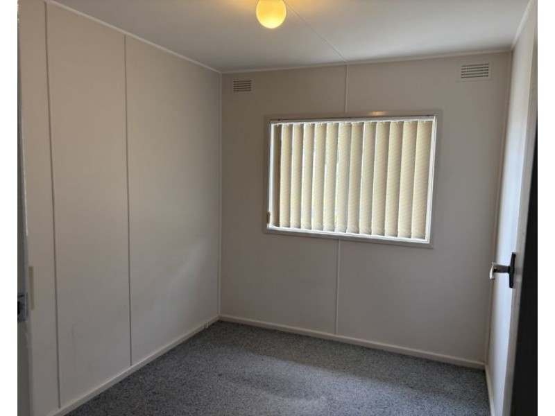 9 Church Ave, Uralla NSW 2358