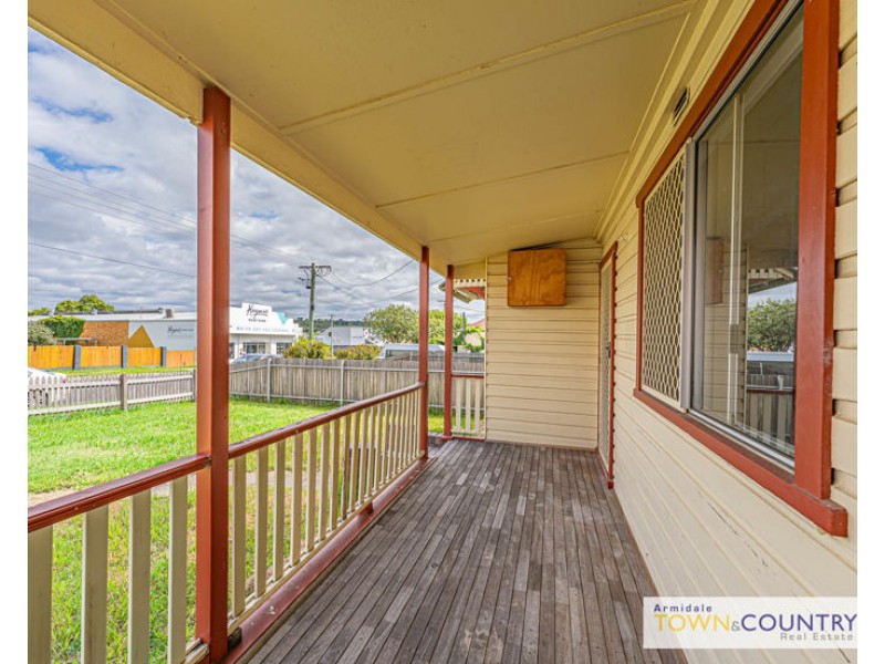 121 Taylor Street, Armidale NSW 2350