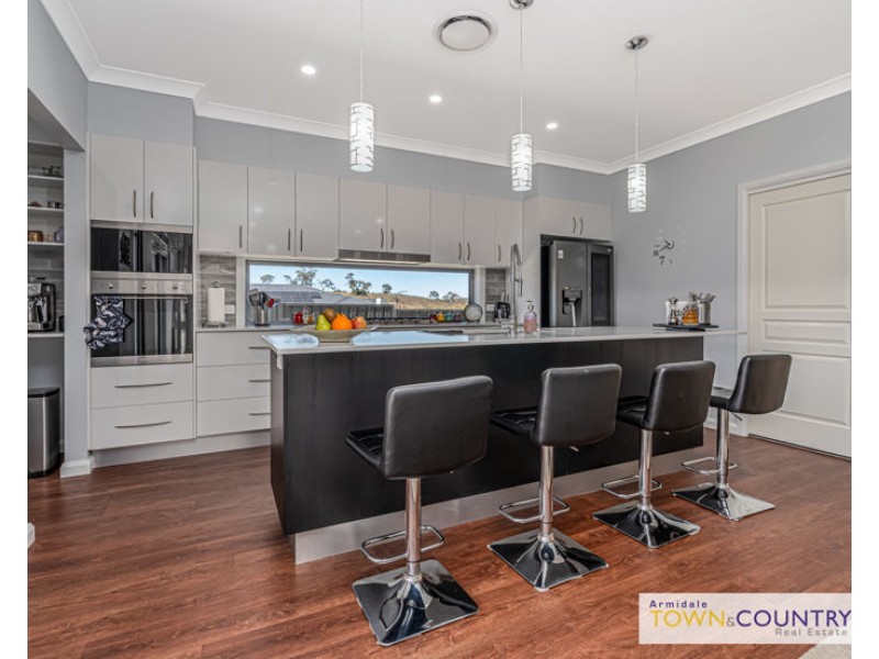 13 Willow Way, Armidale NSW 2350
