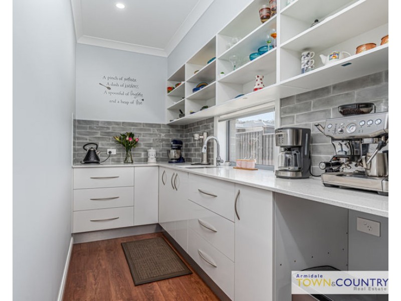 13 Willow Way, Armidale NSW 2350