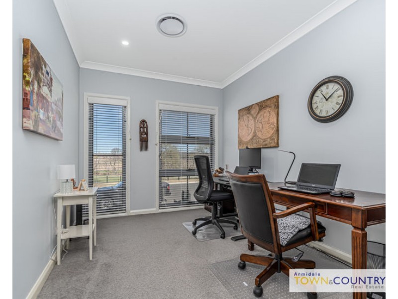 13 Willow Way, Armidale NSW 2350