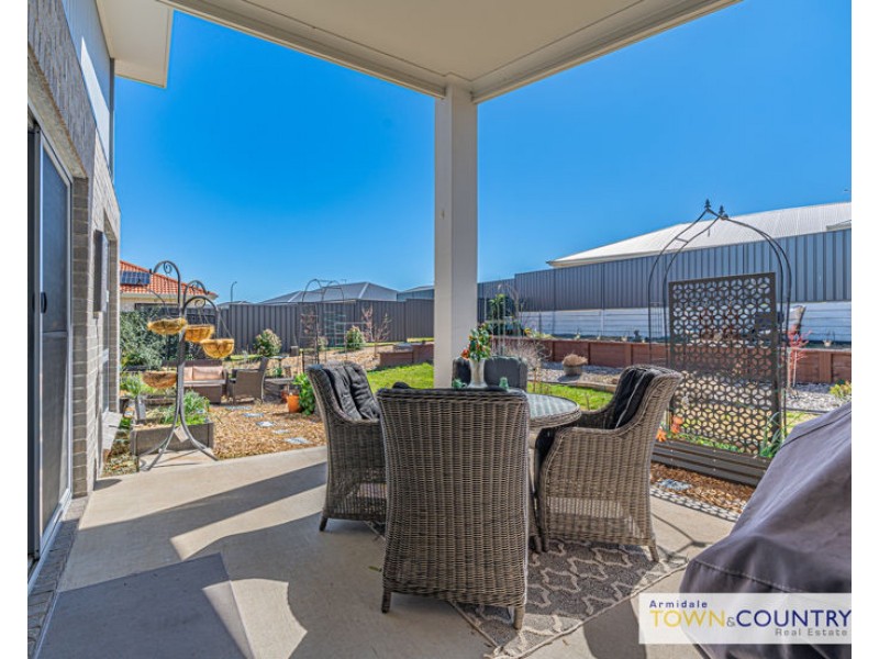 13 Willow Way, Armidale NSW 2350