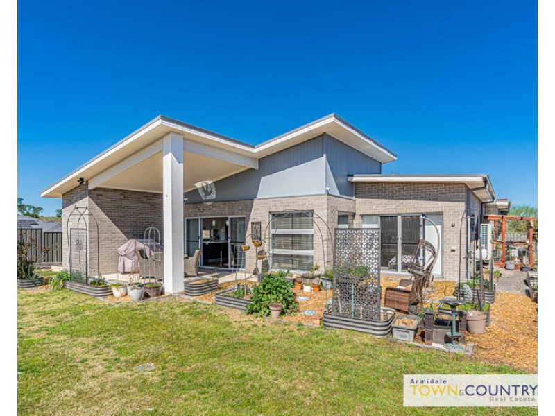13 Willow Way, Armidale NSW 2350
